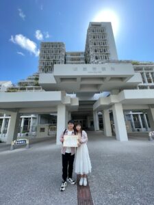 那覇市役所での婚姻届提出当日｜ST WEDDING
