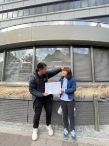 仙台青葉区での婚姻届提出当日の記念写真