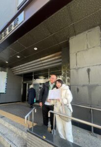 東北・仙台で入籍を果たした新郎新婦の記念スナップ
