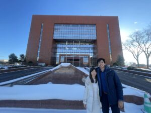 函館で結婚証明書を受け取ったお二人｜ST WEDDING