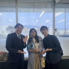 沼津市での婚姻届提出当日の記念写真｜ST WEDDING