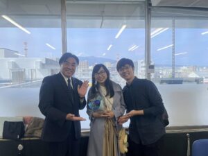 沼津市での婚姻届提出当日の記念写真｜ST WEDDING