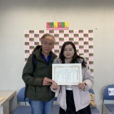 大阪での婚姻届提出当日の記念写真｜ST WEDDING