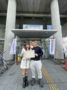 大阪にて入籍を果たしたお二人の記念撮影