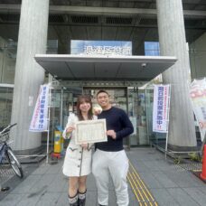 大阪にて入籍を果たしたお二人の記念撮影