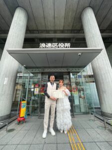 大阪での婚姻届提出、当日のワンシーン