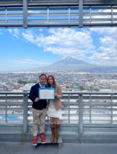 富士市での婚姻届提出当日の記念写真|ST WEDDING