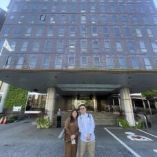 東京での婚姻届提出当日の記念写真