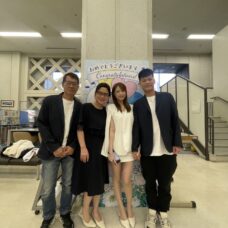東京で婚姻届を提出した香港ご夫婦の記念撮影｜ST WEDDING