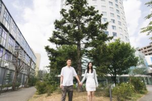 札幌市役所前での街歩きウェディングフォト｜ST WEDDING