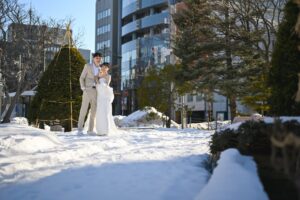 北海道・札幌の大通公園、雪景色でのウェディングフォト｜ST WEDDING